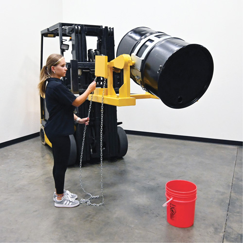 Porte-baril pour chariot &agrave; fourche, Pour 55 gal. US (45,8 gal imp&eacute;rial) Superchem Industries