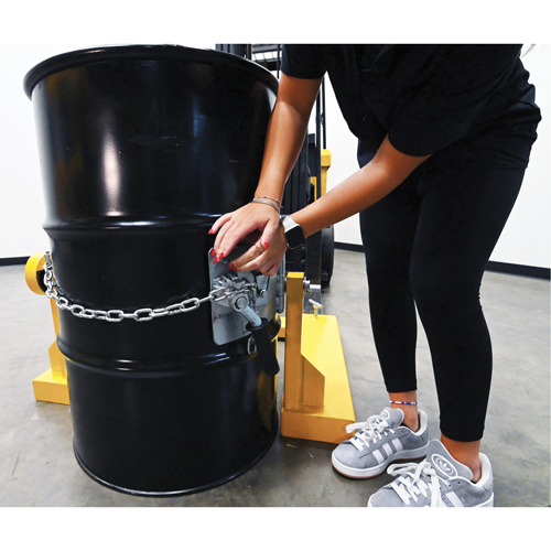 Porte-baril pour chariot &agrave; fourche, Pour 55 gal. US (45,8 gal imp&eacute;rial) Superchem Industries