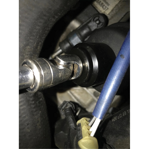 Douille pour filtre &agrave; carburant Cummins 6,7 L - 28 mm Superchem Industries