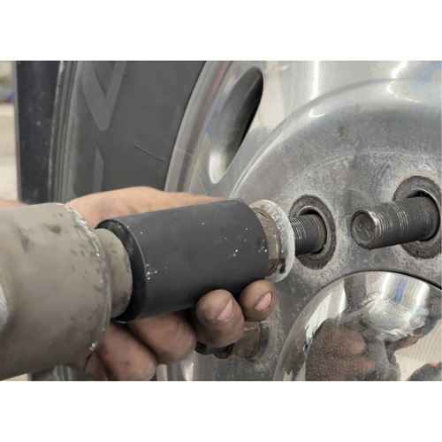 Jeu de douilles hexagonales et h&eacute;licoidales pour &eacute;crous de roue de camion Superchem Industries