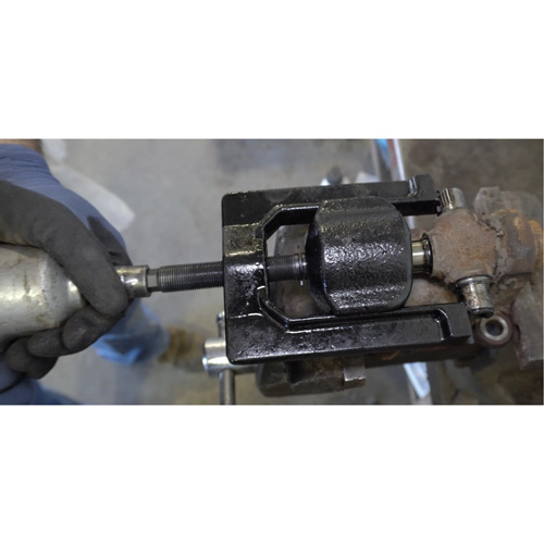 Extracteur de joints de cardan moyens, 1 Mcx, Longueur de l'extracteur 1,7" Superchem Industries