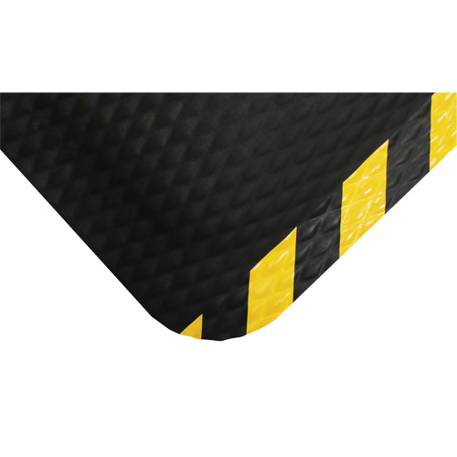 Tapis Hog Heaven, Losange, 4-4/5' x 8' x 7/8", Noir/Jaune, Nitrile Superchem Industries