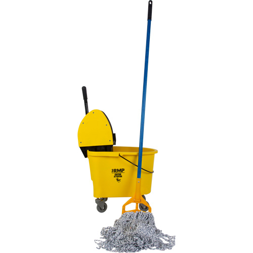 Ensemble de vadrouille & seau pour la finition de plancher avec t&ecirc;te de vadrouille &agrave; rayures de 24 oz, Pression vers le bas, 8,75 gal. US (35 pintes), Jaune Superchem Industries