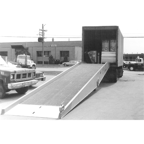 Mobile Yard Ramp, 16000 lbs. Capacity, 72" W x 30' L Superchem Industries