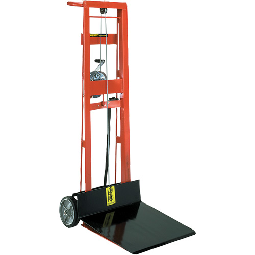 Empileur &agrave; plateforme, M&eacute;canisme Treuil manuel, Capacit&eacute; de 750 lb, Levage max de 40" Superchem Industries