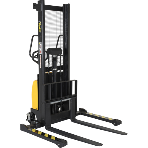 Gerbeur pour chariot &eacute;l&eacute;vateur, Fonctionnement &eacute;lectrique, Capacit&eacute; 2000 lb, Lev&eacute;e max 63" Superchem Industries
