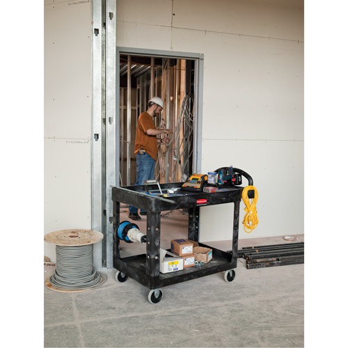 Chariot utilitaire robuste - 4500-88, 2 tiers, 17-1/8" x 33-1/4" x 39", Capacit&eacute; 500 lb Superchem Industries