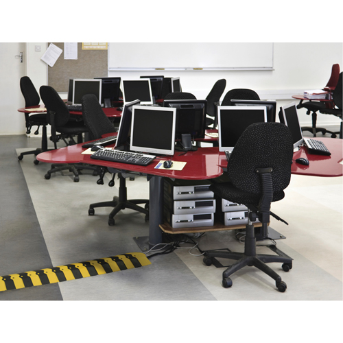 Syst&egrave;me de protection de c&acirc;bles Ultra-Sidewinder - moyen , 14,125" x 9,75" x 1,38", 13500 lb (6,75 tons) Superchem Industries