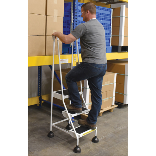 &eacute;chelles Stop-Step, 3 marches, Largeur de la marche 16", Hauteur de la plateforme 28-11/16", Acier Superchem Industries