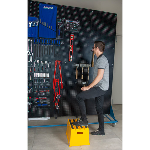 Escabeau industriel, 20-7/8" x 12-3/16" x Hauteur 12" Superchem Industries