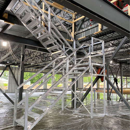 Escalier Smartstairs t&eacute;lescopique &agrave; 3-5 marches en aluminium Superchem Industries