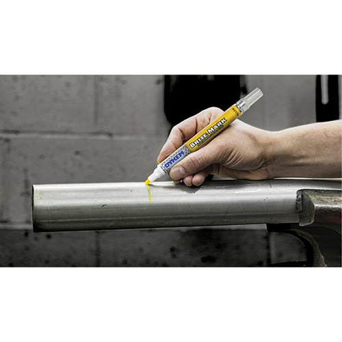 Marqueur de peinture avec pointe moyenne Brite-Mark, Liquide, Jaune Superchem Industries