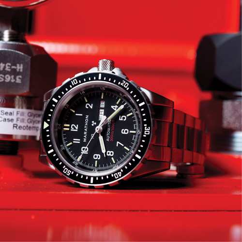 Tr&egrave;s grande montre automatique avec jour/date avec bracelet en acier inoxydable, Num&eacute;rique, &agrave; piles, 46 mm, Argent Superchem Industries