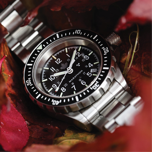 Grande montre automatique de plong&eacute;e avec feuille d'&eacute;rable gris et bracelet en acier inoxydable, Num&eacute;rique, &agrave; piles, 41 mm, Argent Superchem Industries