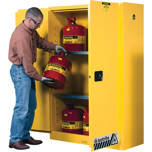 Armoires Sure-Grip EX pour produits inflammables, 45 gal., 2 Porte(s), 43" La x 65" h x 18" p Superchem Industries