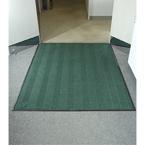Tapis Waterhog Eco Elite, Essuie-pieds/grattoir, 6' x 6' x 3/8", Pin du sud Superchem Industries