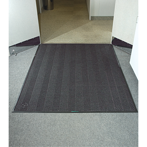 Tapis WaterHog Max Classic &agrave; motif chevrons, Essuie-pieds/grattoir, 3' x 8' x 3/8", Cendre grise Superchem Industries
