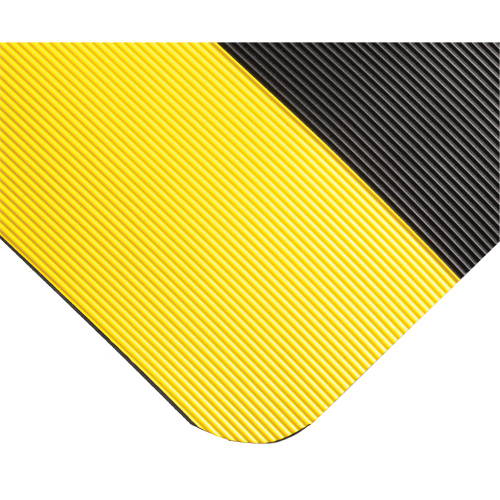Tapis ondul&eacute; pour tableau de contr&ocirc;le no 702, 3' la x 20' lo, 1/4" &eacute;paisseur, Noir/Jaune, PVC Superchem Industries