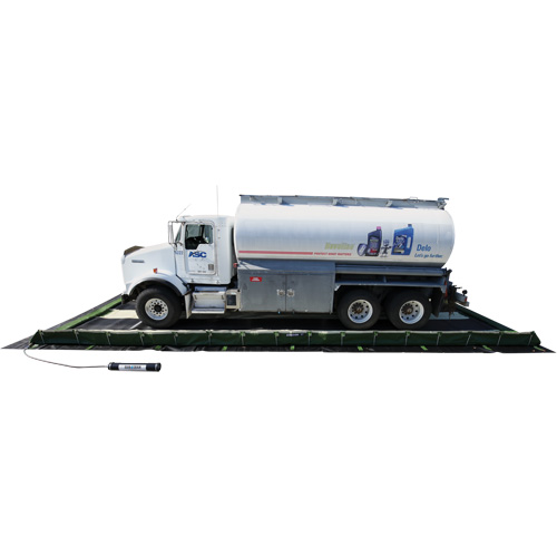 Berme de confinement secondaire pour v&eacute;hicules Ride-Side Berm, Capacit&eacute; 7500 gal. US, 20' la x 40' lo x 15" h, Support en L Superchem Industries