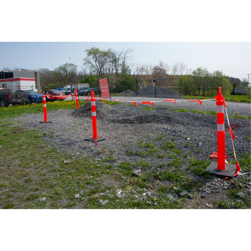 Poteau d&eacute;lin&eacute;ateur de qualit&eacute; sup&eacute;rieure, 42" h, Orange Superchem Industries