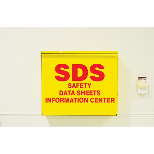 Armoire de rangement pour fiches signal&eacute;tiques, Anglais, Compris reliures Superchem Industries
