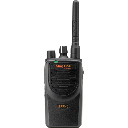 Radio portative de s&eacute;rie BPR40, Bande UHF/VHF, 8 canaux, Port&eacute;e 300 000 pi² Superchem Industries