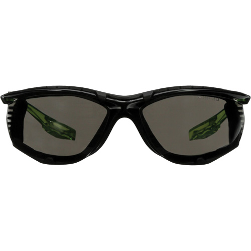 Lunettes de s&eacute;curit&eacute; de s&eacute;rie Solus CCS, Lentille Gris, Antibu&eacute;e/Anti-&eacute;gratignures, R&eacute;pond ou surpasse la norme CSA Z94.3 Superchem Industries