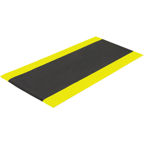 Tapis antifatigue Airsoft, Rugueux, 3' x 5' x 3/8", Noir/Jaune, &eacute;ponge en PVC Superchem Industries