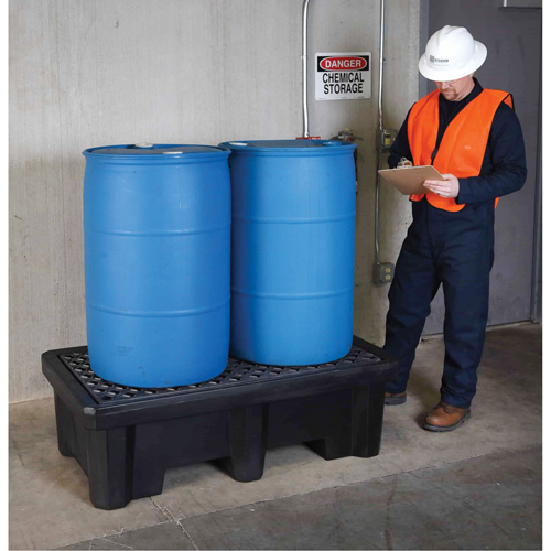 Ultra-Spill Pallet mod&egrave;le &eacute;conomique, 2 barils, Capacit&eacute; de d&eacute;versement 66 gal. US, 53" x 29" x 16,5" Superchem Industries