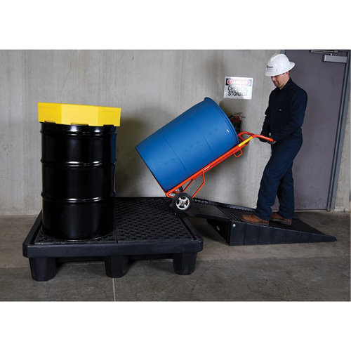 Ultra-Spill Pallet mod&egrave;le &eacute;conomique, 4 barils, Capacit&eacute; de d&eacute;versement 66 gal. US, 53" x 53" x 11,8" Superchem Industries