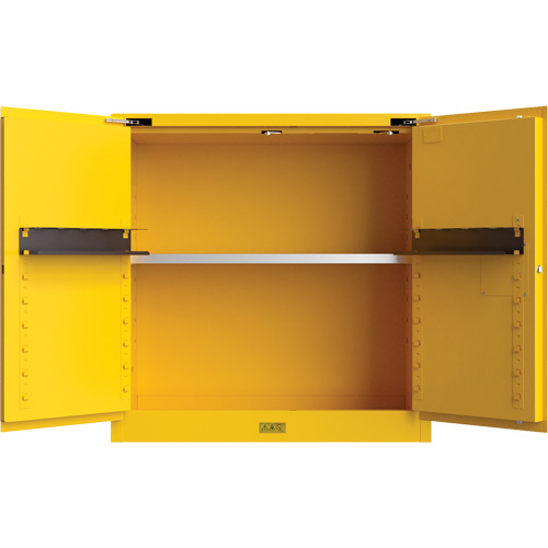 Armoire de s&eacute;curit&eacute; pour produits inflammables Utili-Guard+, 30 gal., 1 Porte(s), 43" La x 44" h x 22" p Superchem Industries