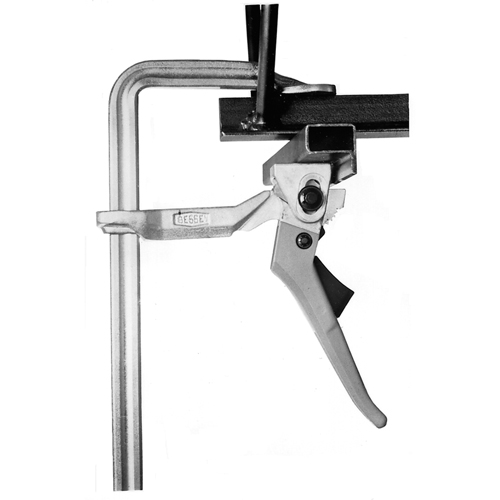 Serre-joints &agrave; levier (s&eacute;rie LC), 8" (203,2 mm), Force de serrage 660 lb Superchem Industries