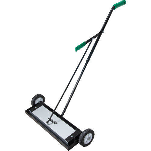 Balayeuse magn&eacute;tique &agrave; pousser, 24" la Superchem Industries