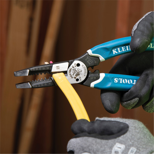 Outil polyvalent Klein-Kurve pour d&eacute;nuder, couper et sertir les fils, 8-1/4" lo, 8 - 20 AWG Superchem Industries