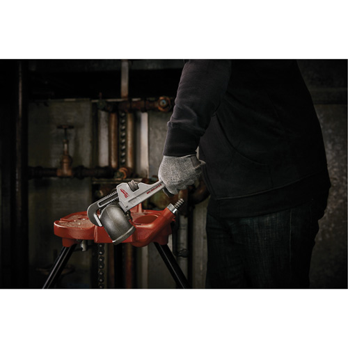 Cl&eacute; &agrave; tuyau, Cap des m&acirc;choires 1-1/2", Longueur 10", Prise Ergonomique Superchem Industries