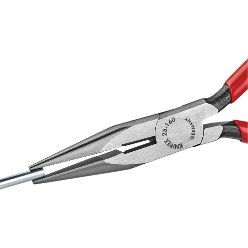 Pince &agrave; bec long avec coupe-fil, 6-1/4" lo Superchem Industries