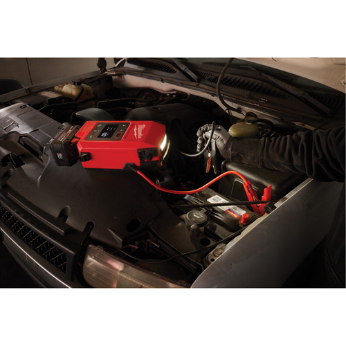 M18 HOTSHOT 18 V Car Battery Jump Starter Superchem Industries