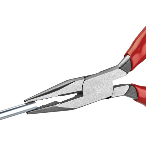 Pince &agrave; bec long avec couteau, 5" lo Superchem Industries