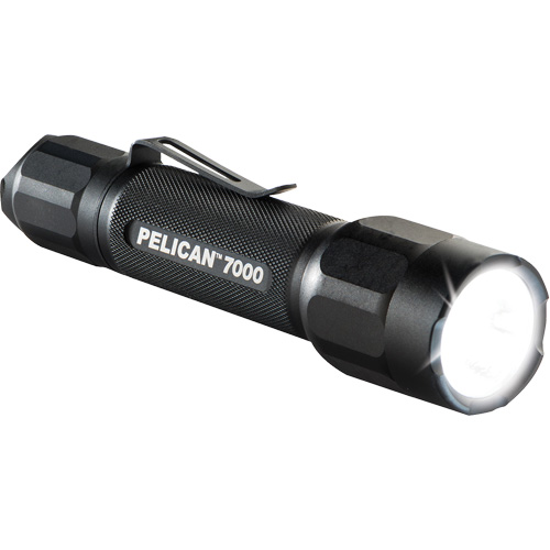 Lampe de poche tactique de s&eacute;rie 7000, DEL, 774 lumens, Piles CR123 Superchem Industries