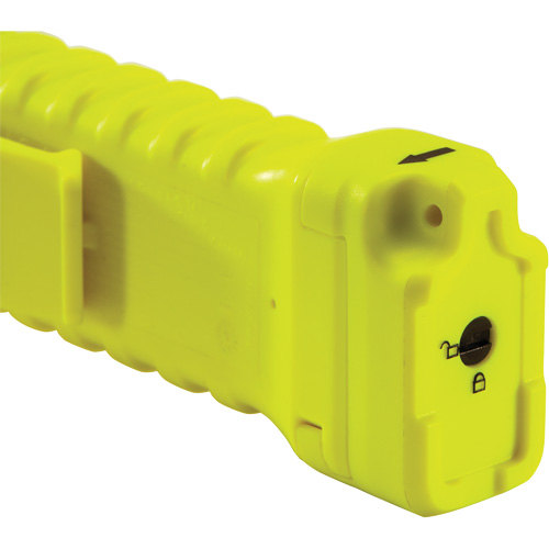 Lampe de poche &agrave; angle droit, DEL, 336 lumens, Piles AA Superchem Industries