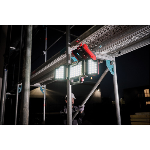 Lampe de travail &agrave; DEL professionnelle &agrave; panneaux pliants lumens sans fil 18V, DEL, 3600 lumens Superchem Industries
