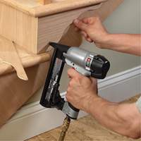 Ensemble d'agrafeuse &agrave; couronne &eacute;troite Superchem Industries