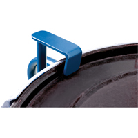 Manipulateurs de baril Gator Grip pour chariot &eacute;l&eacute;vateur, Pour 30 gal. US (25 gal. imp.) / 50 gal. US (41.6 gal. imp.) / 80 gal. US (66.6 gal. imp.) Superchem Industries