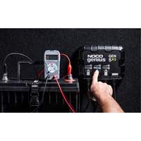 Chargeur de batterie embarqu&eacute; &agrave; 3 sorties de 15 amp&egrave;res Gen5X3 Genius Superchem Industries