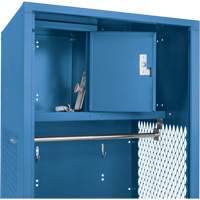 Casier pour &eacute;quipement, Acier, 24" la x 18" p x 72" h, Bleu fonc&eacute; Superchem Industries