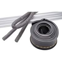 Porte de garage &agrave; balayage calfeutrant Superchem Industries