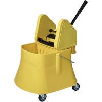 Ensemble de seau pour vadrouille et essoreuse Champ, Pression vers le bas, 10 gal. US (40 pintes), Jaune Superchem Industries