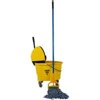 Ensemble professionnel de vadrouille et seau avec t&ecirc;te de vadrouille &agrave; bande blanche de 16 oz, Pression vers le bas, 8,75 gal. US (35 pintes), Jaune Superchem Industries