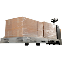 Transpalette &eacute;lectrique motoris&eacute; a/plateforme &agrave; conducteur debout, Capacit&eacute; 4500 lb, 96" lo x 30" la Superchem Industries