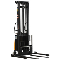 Gerbeur pour chariot &eacute;l&eacute;vateur, Fonctionnement &eacute;lectrique, Capacit&eacute; 2000 lb, Lev&eacute;e max 150" Superchem Industries